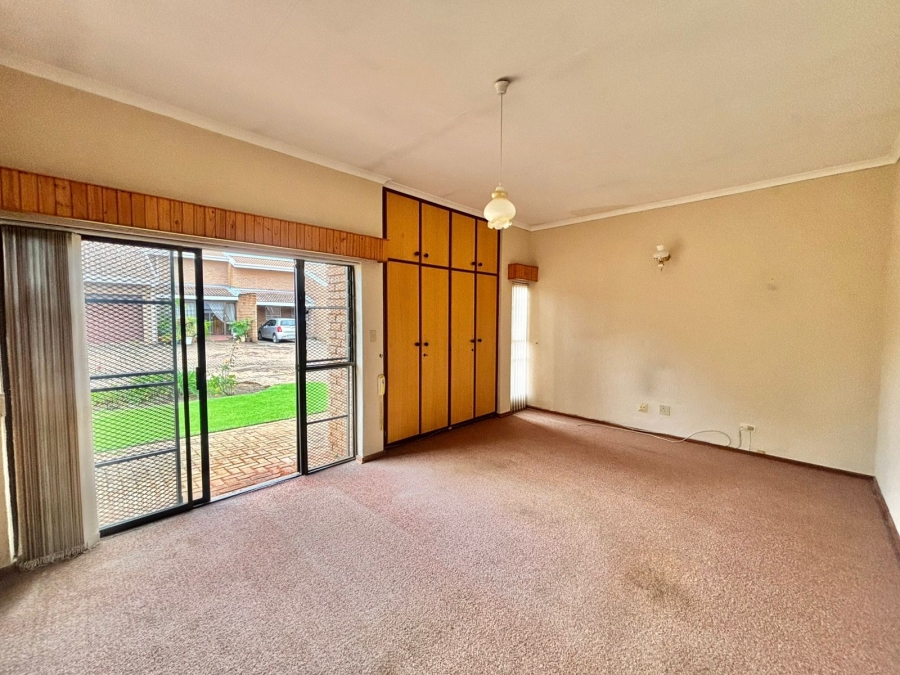 2 Bedroom Property for Sale in Oudorp North West